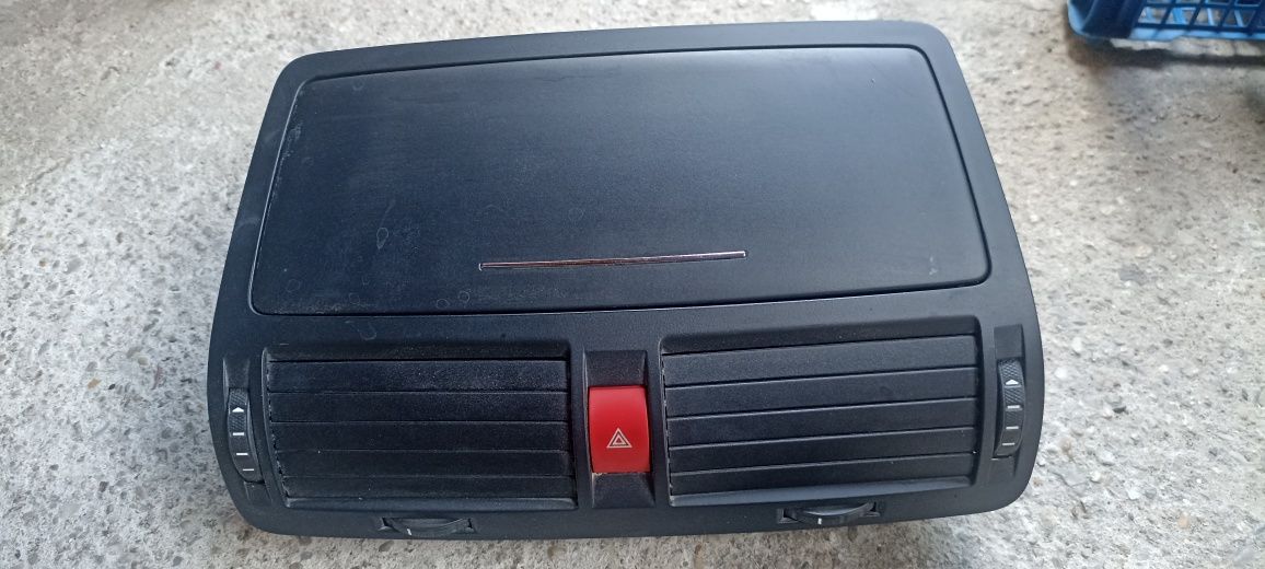 Grila aer / ventilație  bord Centrala și stânga dreapta Octavia 2