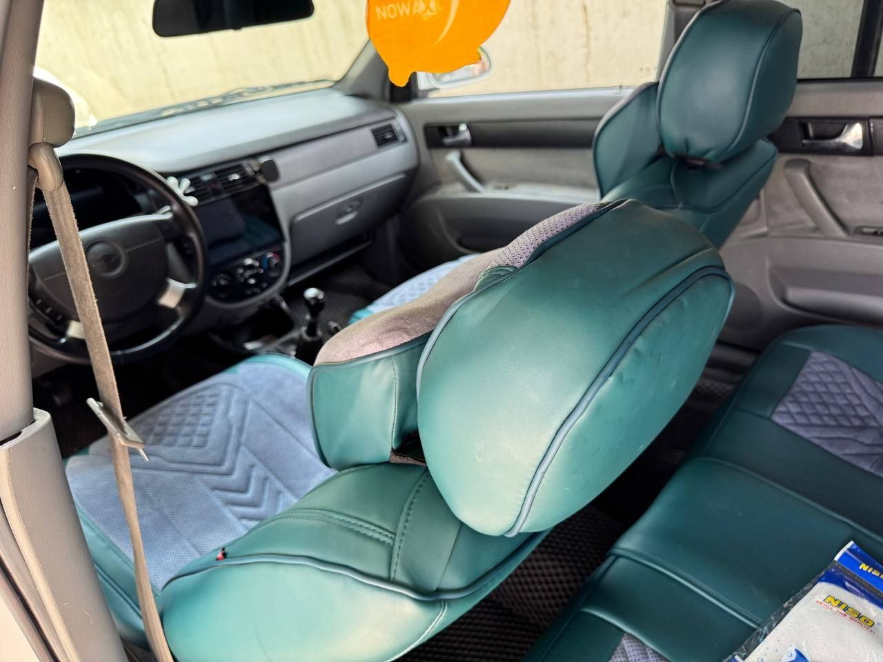 Lacetti srochna sotiladi