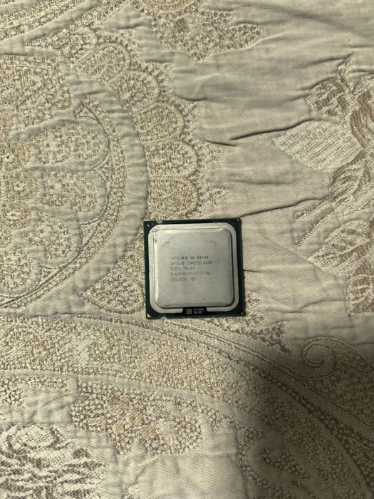 Продам процессор core 2 quad q8400