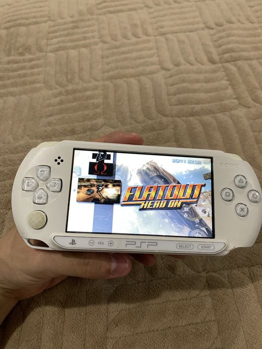 PSP street белый СРОЧНО