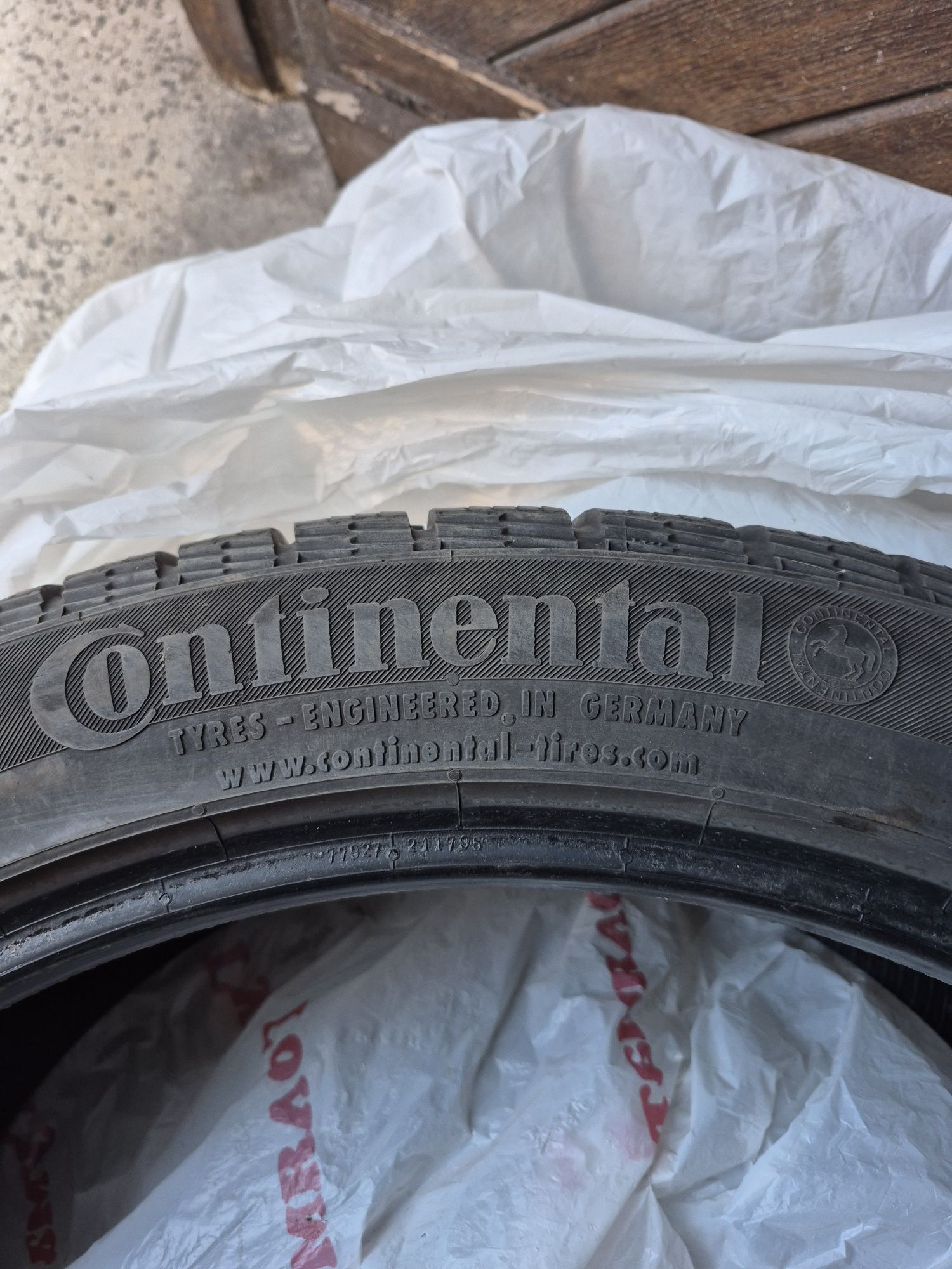 Зимни гуми 275/40/22 Continental