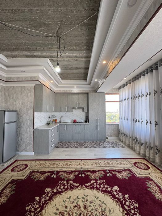 Срочно продаётся 2 х комнатная квартира на
 5 этаже в 7 этажном элитно