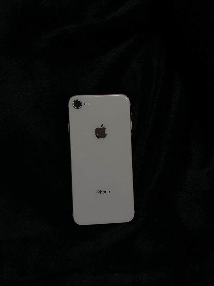 Apple 8/64 состояние 10/10