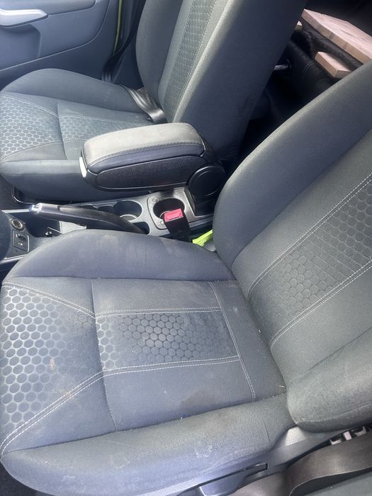 Ford fiesta 1.6 tdci tzja 70kv bara spate usa haion cutie viteze jante