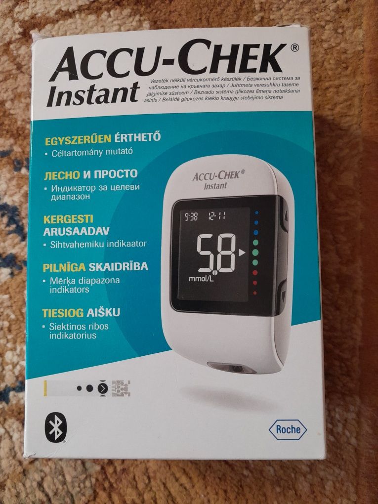 Глюкомер Accu Chek instant