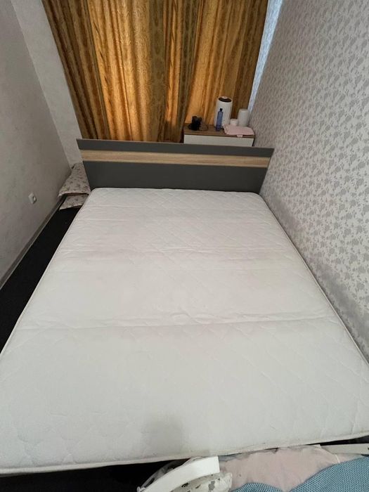 Продам матрас  размер 180 на 200