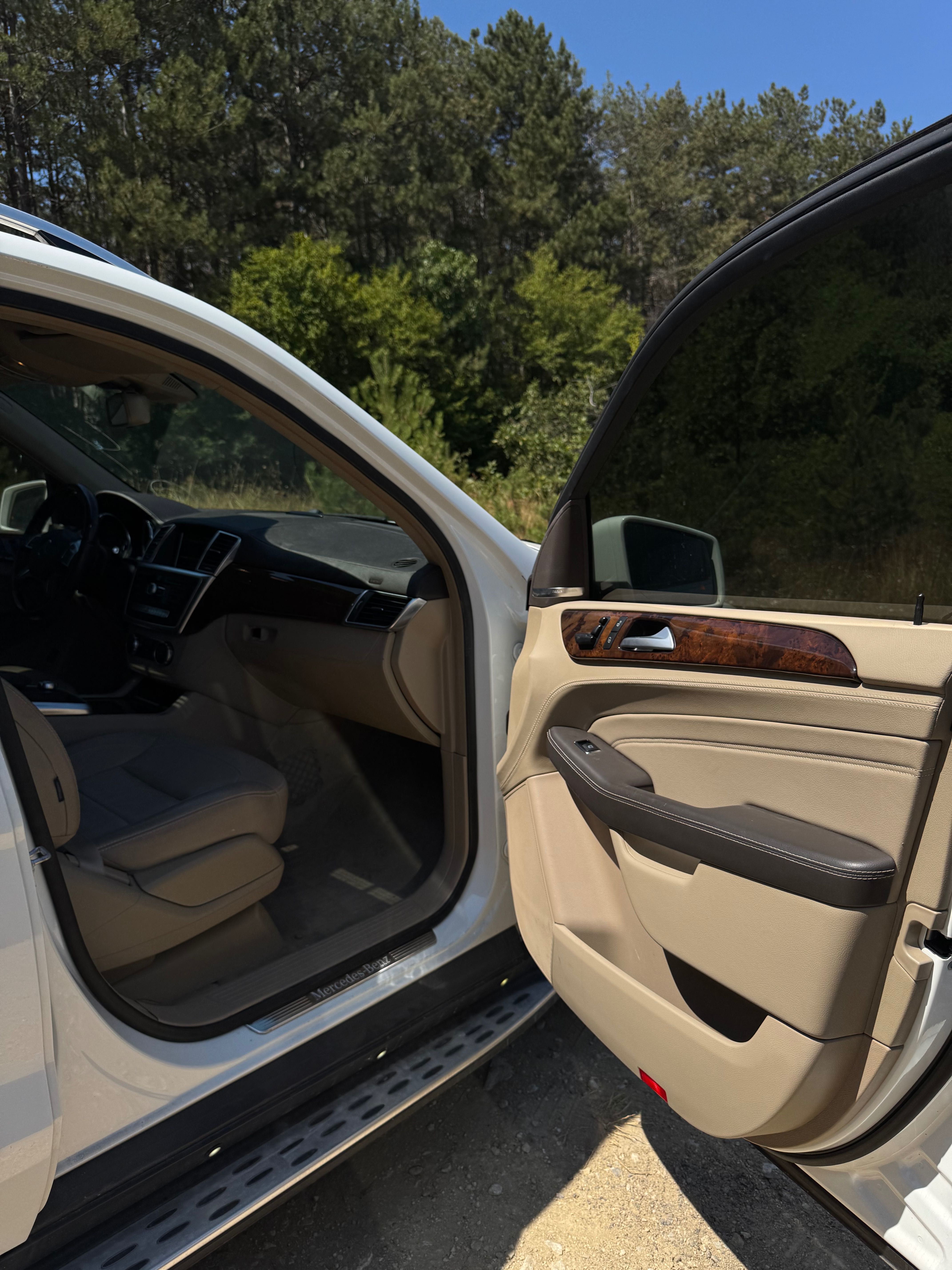 Продавам Mercedes ML 3.0 бензин