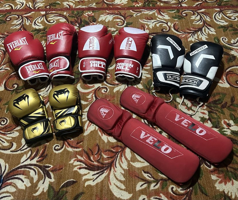 Продам срочно рашгард и экипировку мма