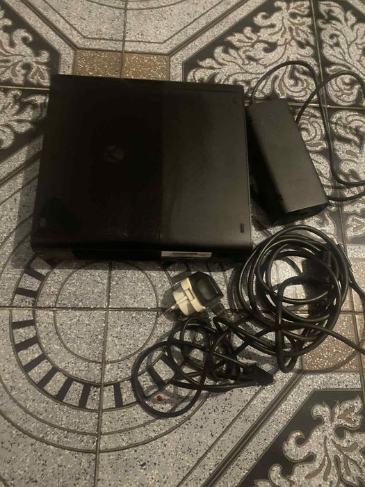 Продавам Xbox в добро състояние