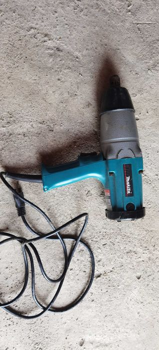 Vând Pistol impact pătrat Makita