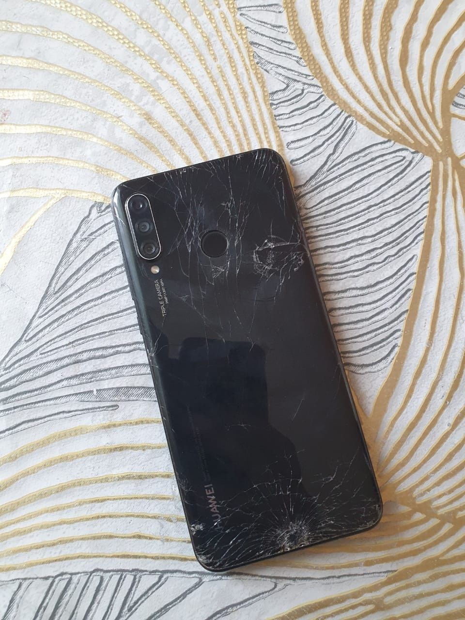 Продам Huawei P30 lait