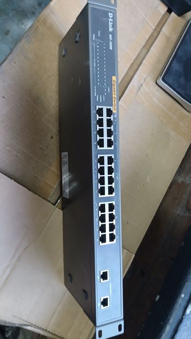 Коммутатор D-Link DES-1026G. 26, 16 портов