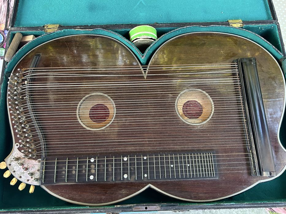 Țitera instrument muzical