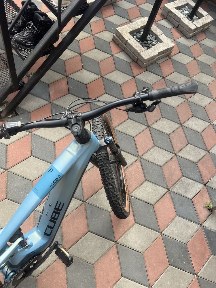 Bicicleta hybrid cube stereo pro
