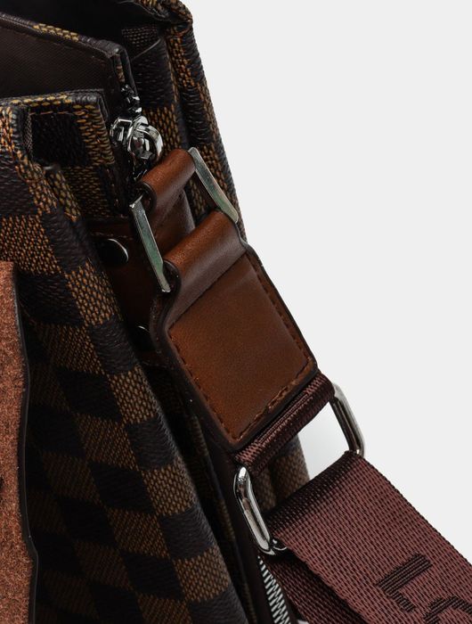 Мужская сумка Louis Vuitton
Качественная и удобная модель.