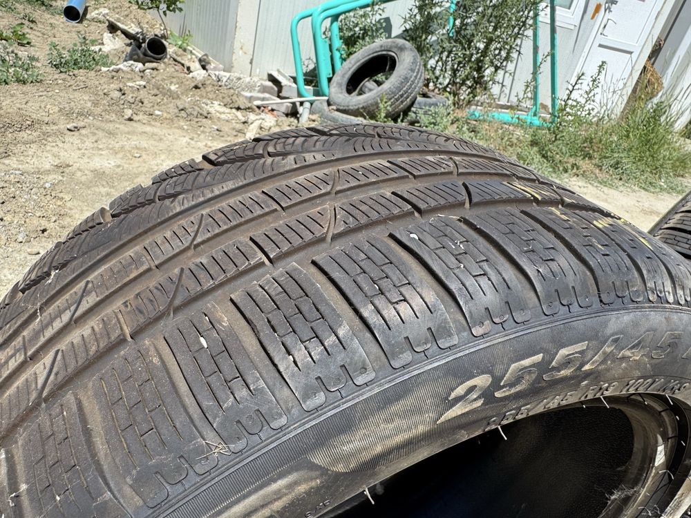 Cauciuri SH de iarna 255/45 R19 PIRELLI
