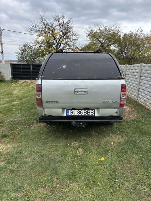 Vând Mazda bt 50