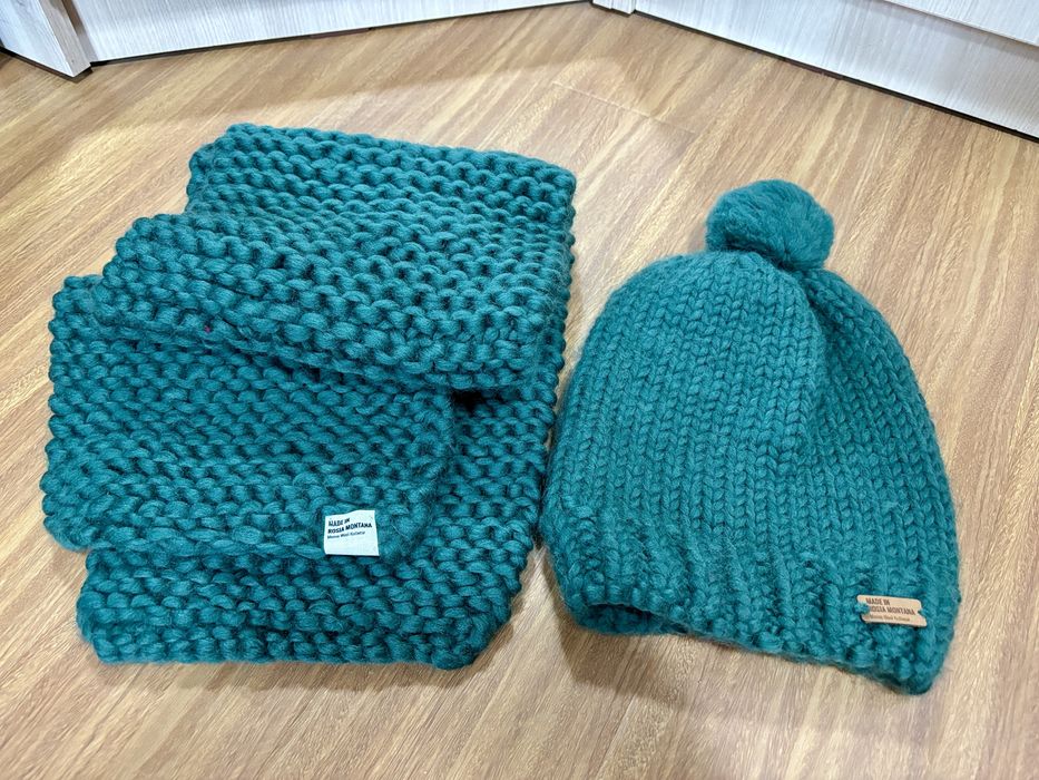 Set fular si caciulă “Made in Rosia Montana” din lână merinos