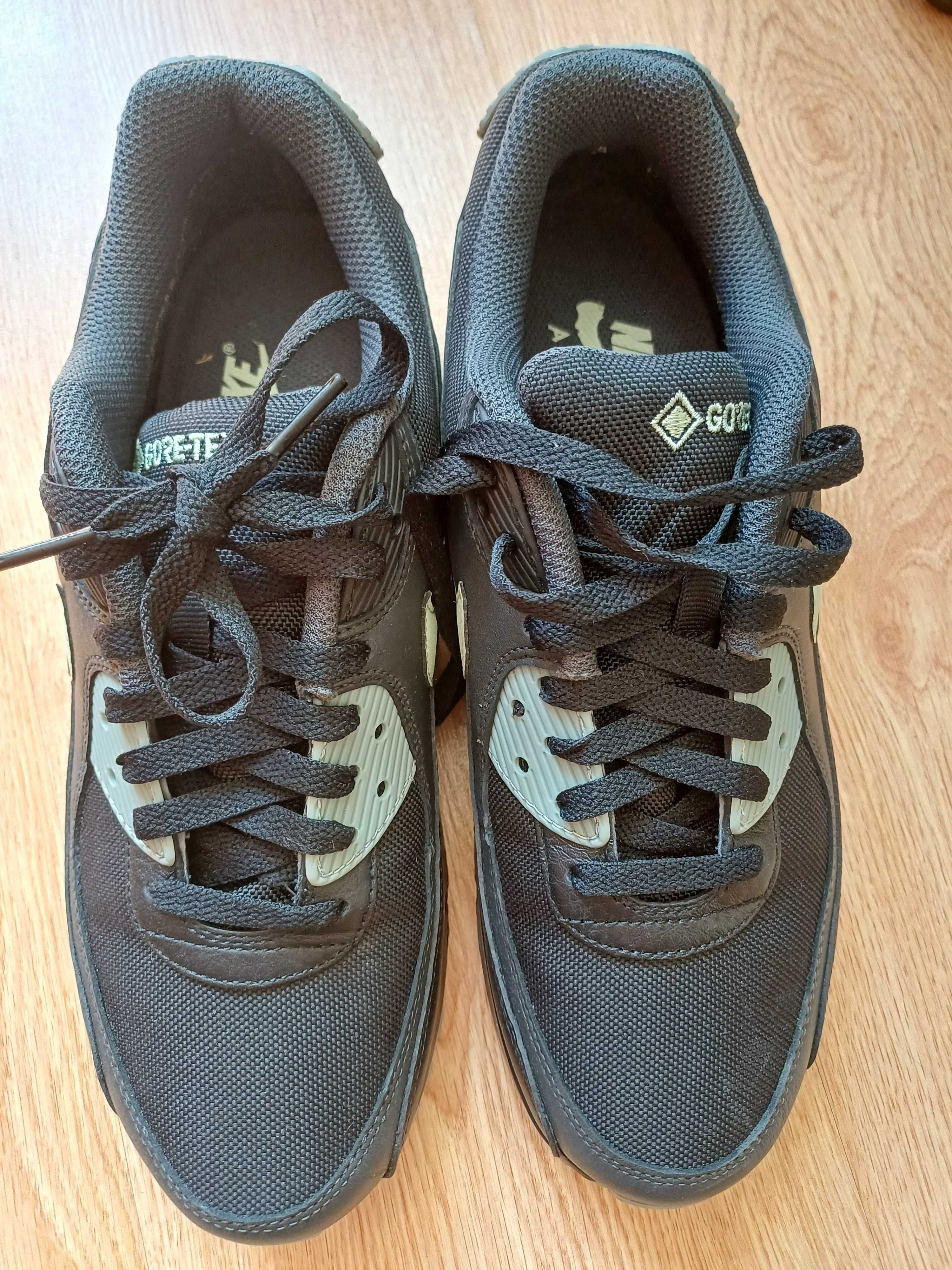 Nike Air Max Gore-tex