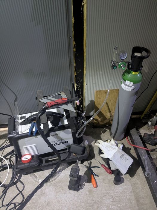 Sudura argon - reparatii aluminiu,otel, inox
Sudură TIG Profesională –
