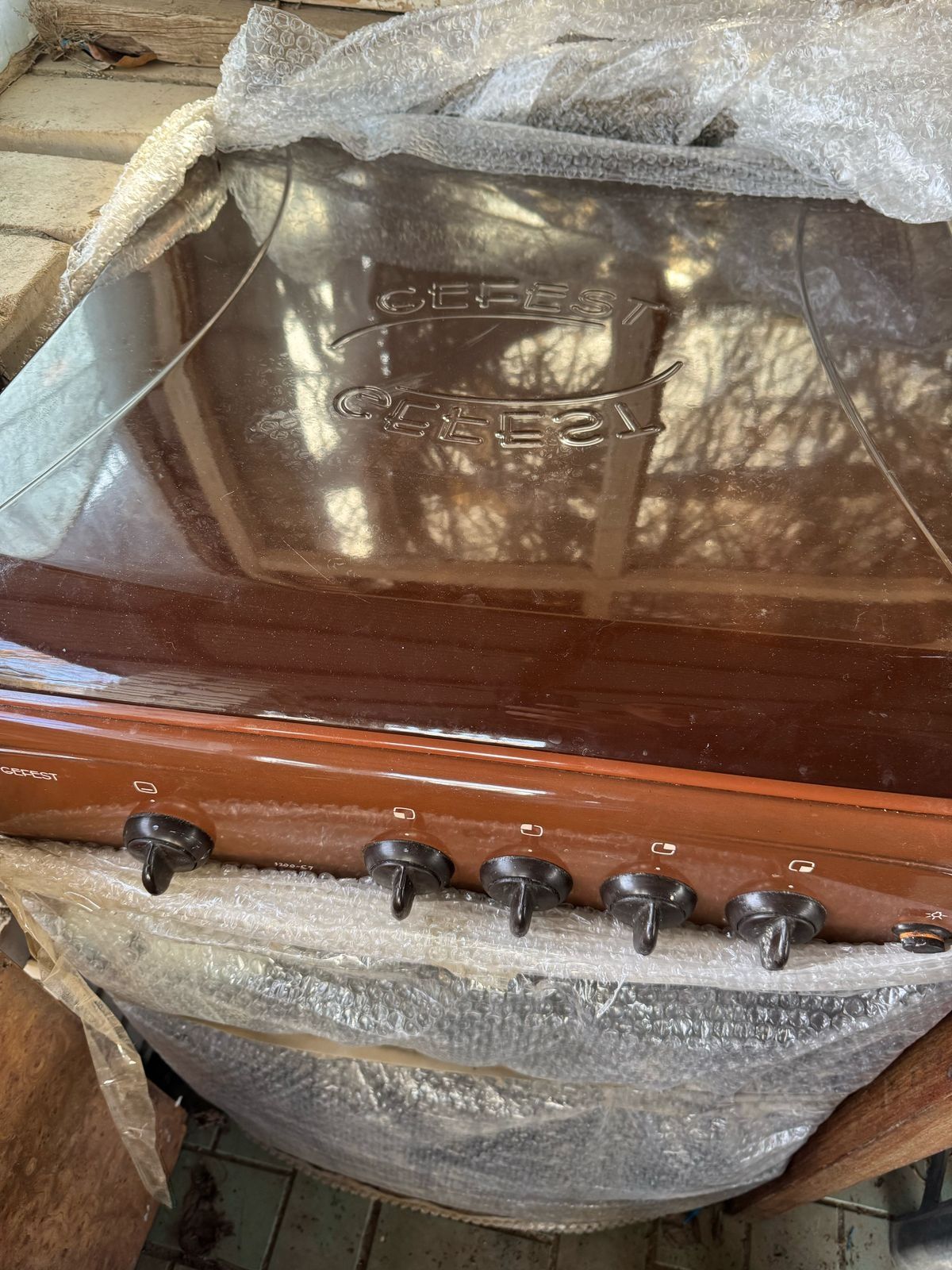 Продам газовую плиту