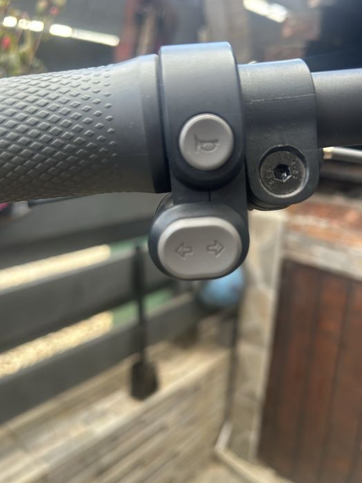 Trotineta SEGWAY-NINEBOT MAX G2 inca in garantie 1 an si 6 luni