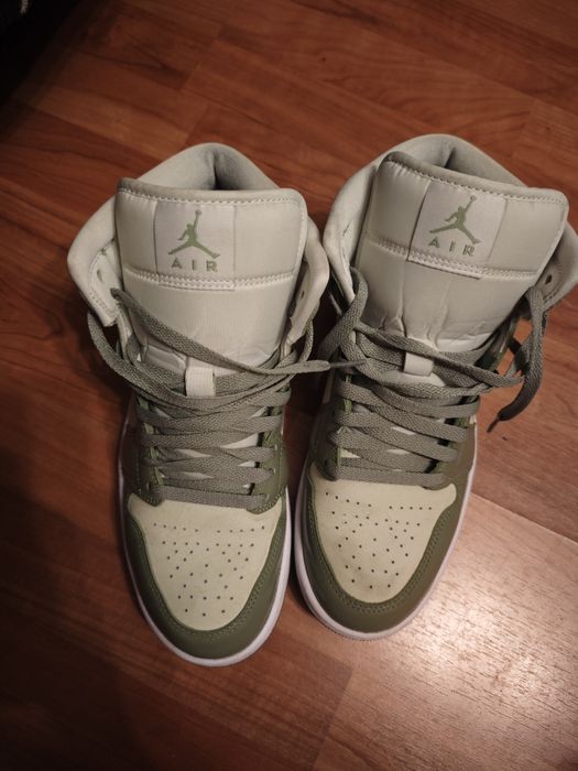 Air Jordan 1 Mid Sea Glass Oil