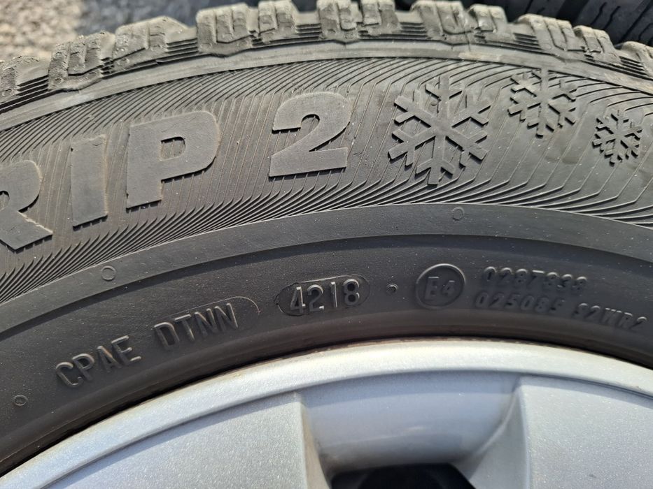 Метални джанти 5×112/15" със зимни гуми 195/65/15" + тасове