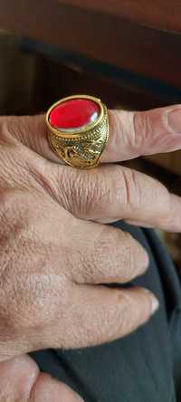 Златна гривна и пръстен от мелицинска стомана