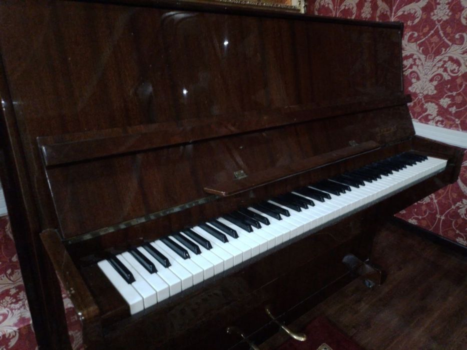 Продается пианино