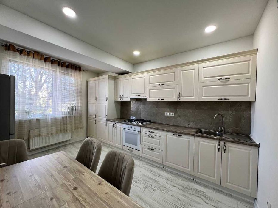 Дава се под наем Двустаен апартамент в София, Левски В - 70 кв.м за 425 € - Снимка #3