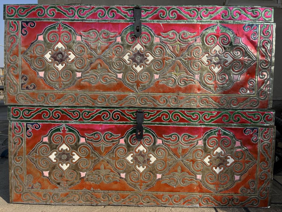 Түпнұсқа, сапалы ағаштан жасалған ескі сандық!