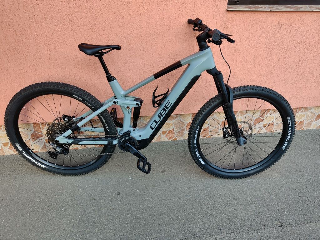 Bicicleta electrica Cube stereo carbon