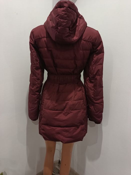 Зимно, марково яке на марката Timeout. Може да проверите каква е реалн