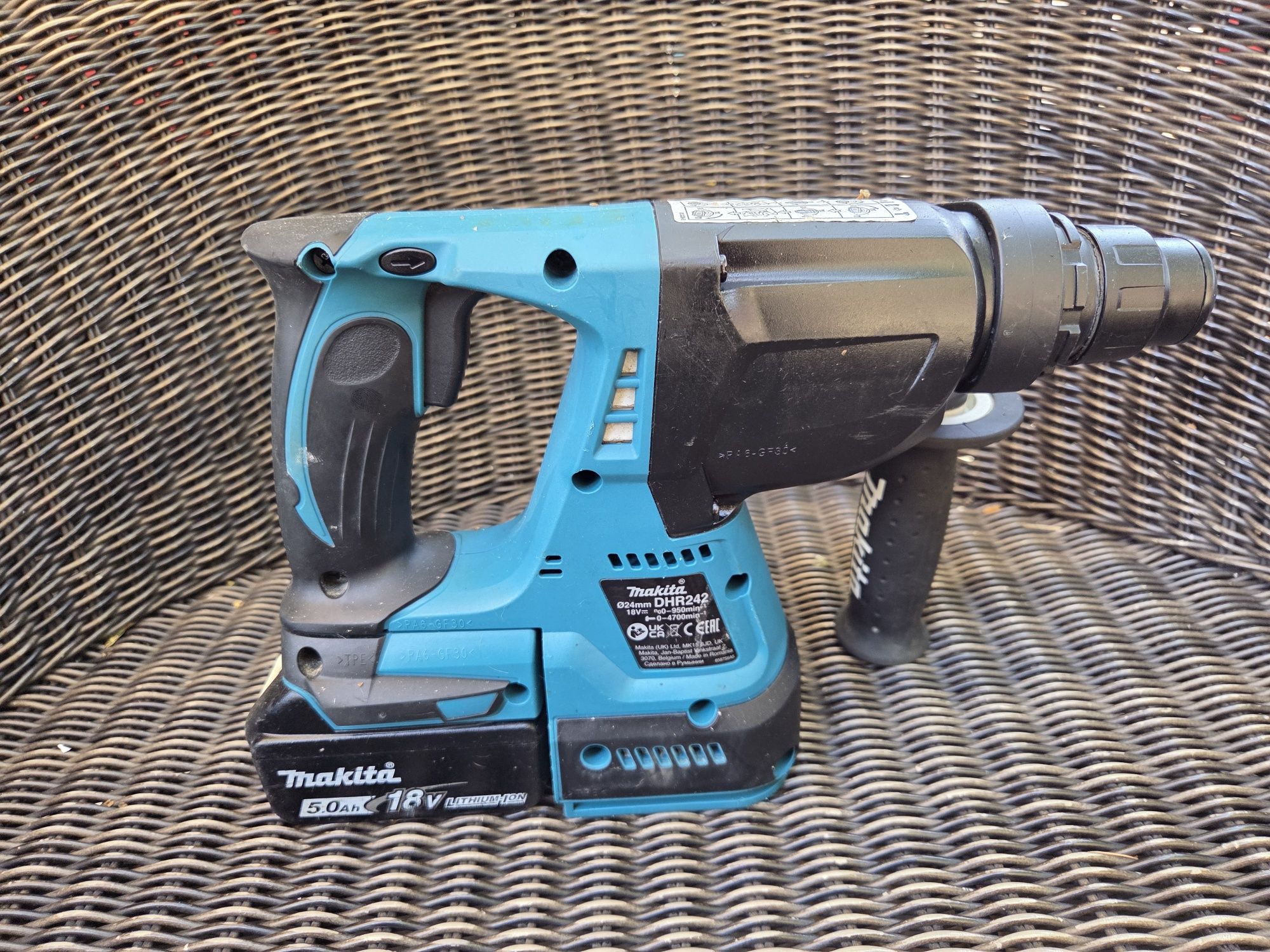 Rotopercutor 2025 bormasina Makita DHR242