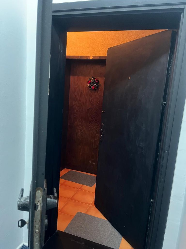 Дава се под наем Двустаен апартамент в Варна, Левски - 55 кв.м за 408 € - Снимка #4