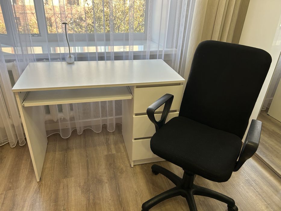 Продам стол+кресло, в отличном состоянии