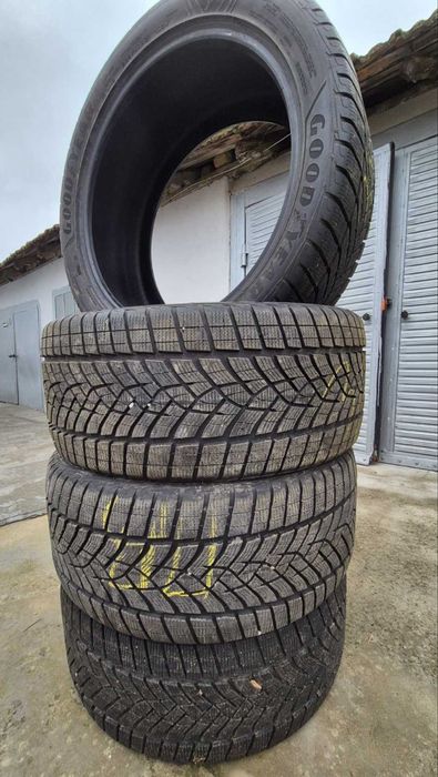 Зимни гуми Goodyear ultragrip 285/40 R21