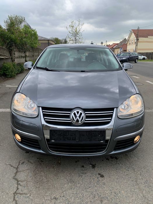 Unicat VW Jetta Benzina Simplu 1.6 MPI 102 cp An 2009/10 Adus Recent