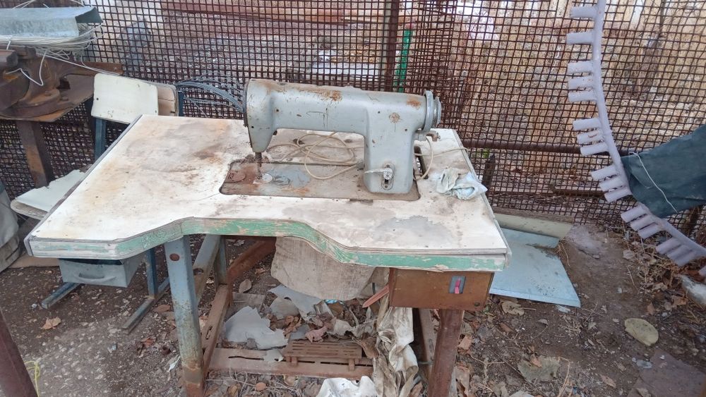 Швейная машина электрическая