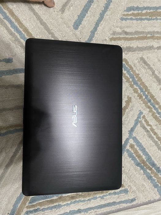 Asus X541U ноутбук