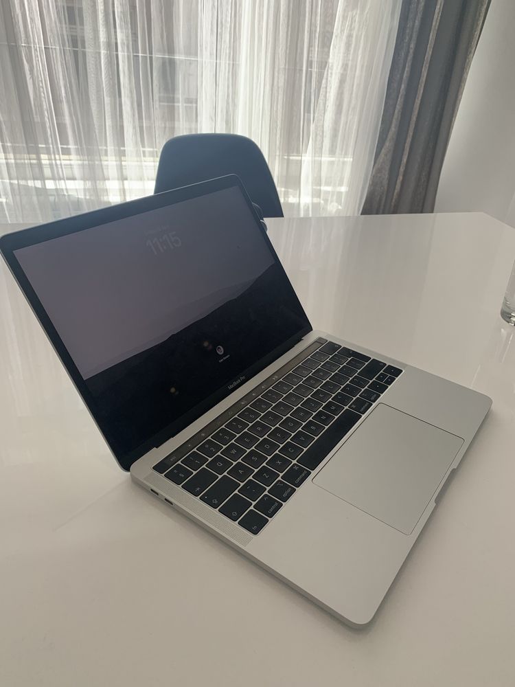 Macbook Pro 13 inch 2019г