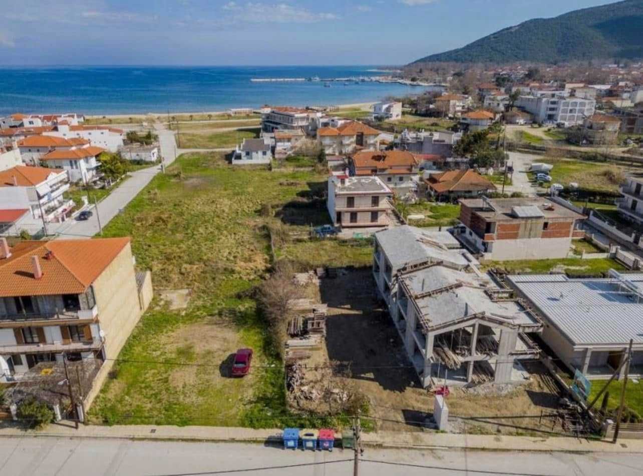 Продава къща с площ 84 м2 с част от двора в центъра на Ставрос, Гърция