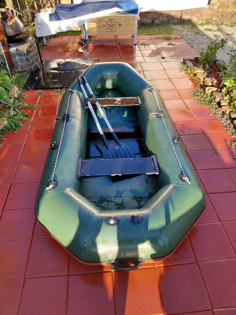Лодка  Колиби 2.80