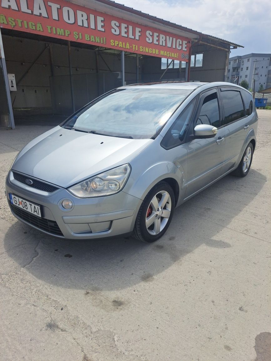 Vând ford S Max impecabil motor 2.0