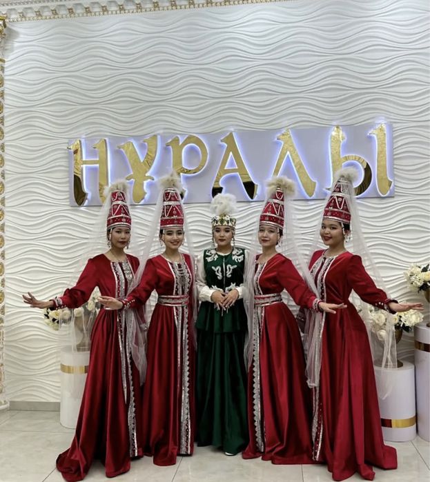 Ансамбль көйлектері сатылады
