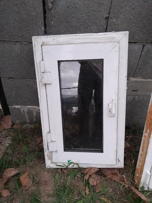 Vând 4 geamuri termopan