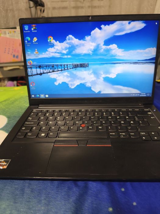 Laptop gaming Lenovo cu AMD Ryzen Ram 8Gb ddr4 video 4Gb ssd GTA FORTN