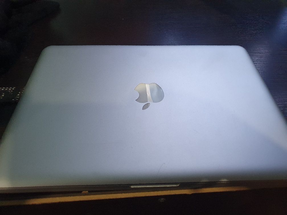 Macbook pro sotiladi aybi yuq