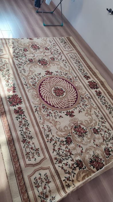 Продается ковер 2*3м